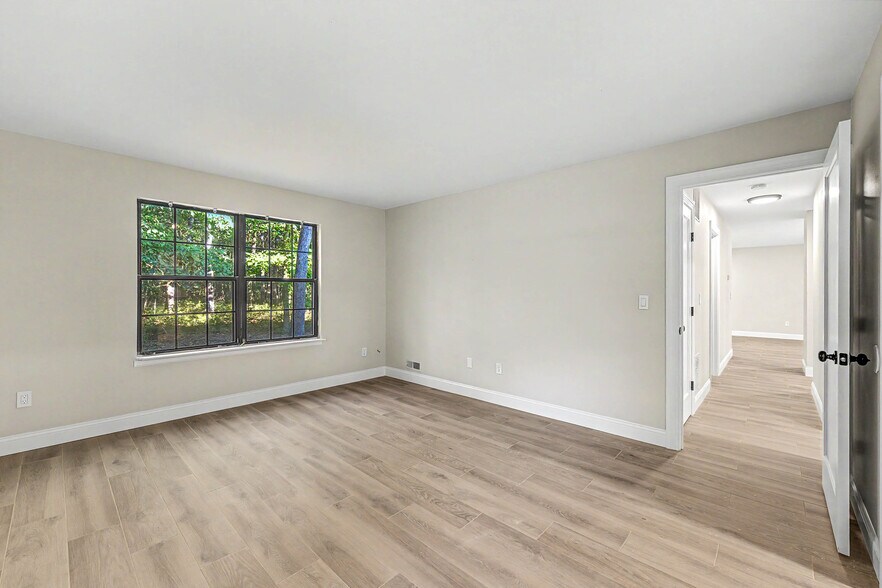 Building Photo - 83 Liberty Ct