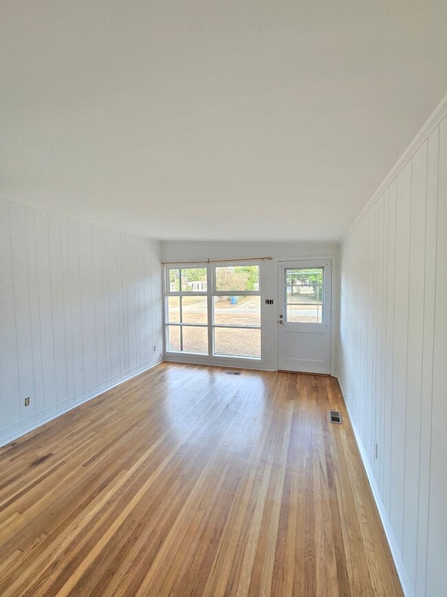 Building Photo - SUNSET PARK - **MOVE IN SPECIAL: $500 OFF ...