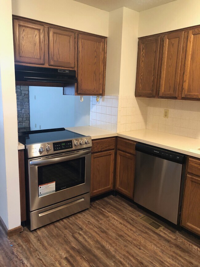 Kitchen - 8713 W Thurman St