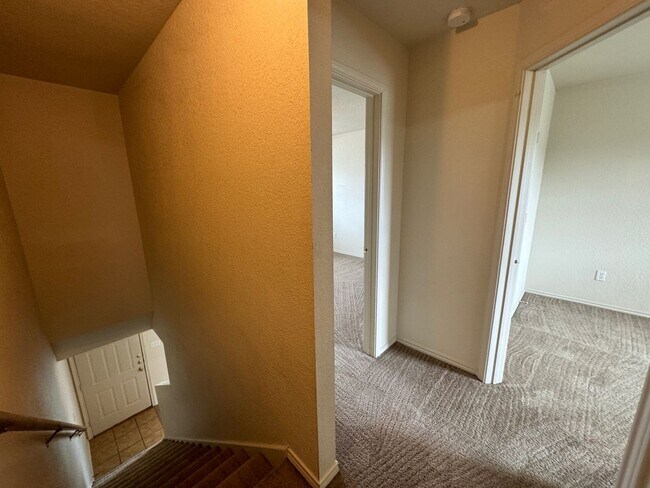 Building Photo - 1602 Aztec Trce