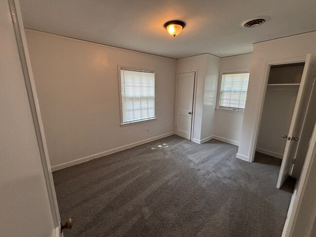 Building Photo - 3350 Ridgecrest St
