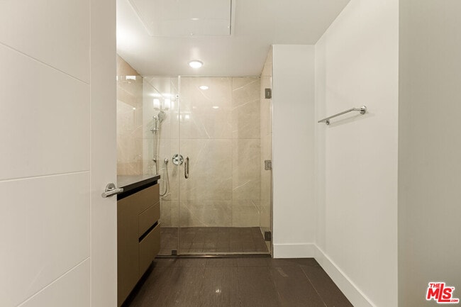 Building Photo - 837 S Harvard Blvd