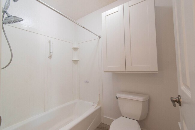 Building Photo - Beautiful Remodeled Home w/Attached 2 Car ...