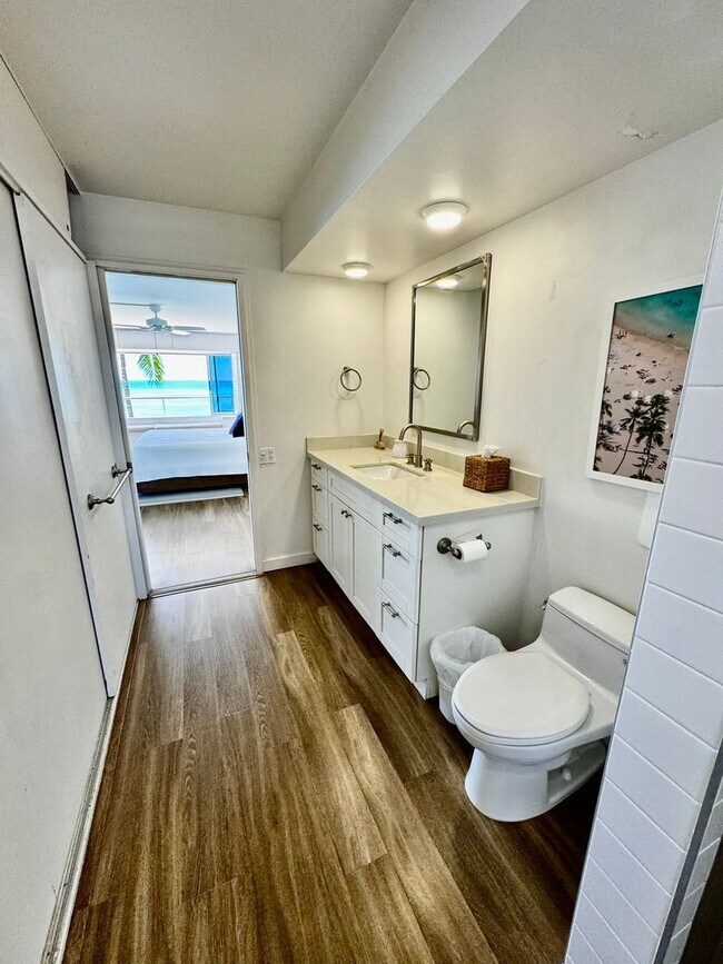 Building Photo - 1/1/1 Oceanfront Living at the Colony Surf on the Gold Coast!