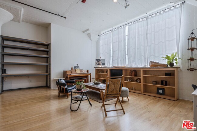 Building Photo - 420 San Pedro St