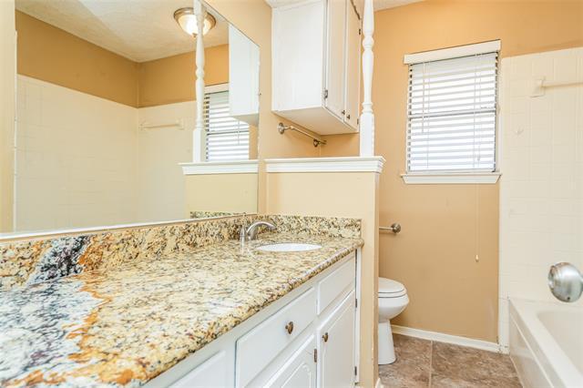 Building Photo - 3410 Dovecreek Dr