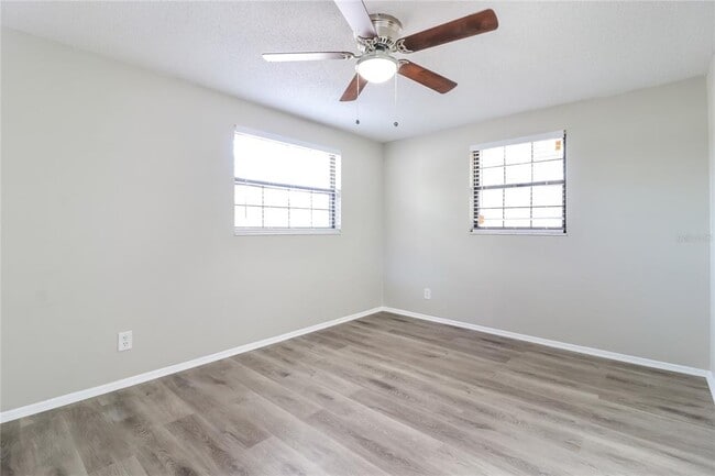 Building Photo - 3914 Deleuil Ave