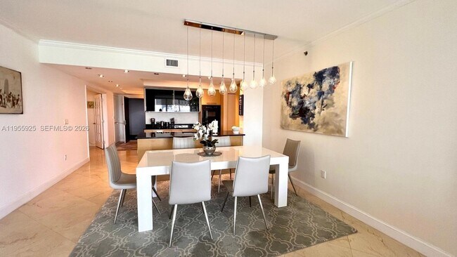 Building Photo - 1830 S Ocean Dr