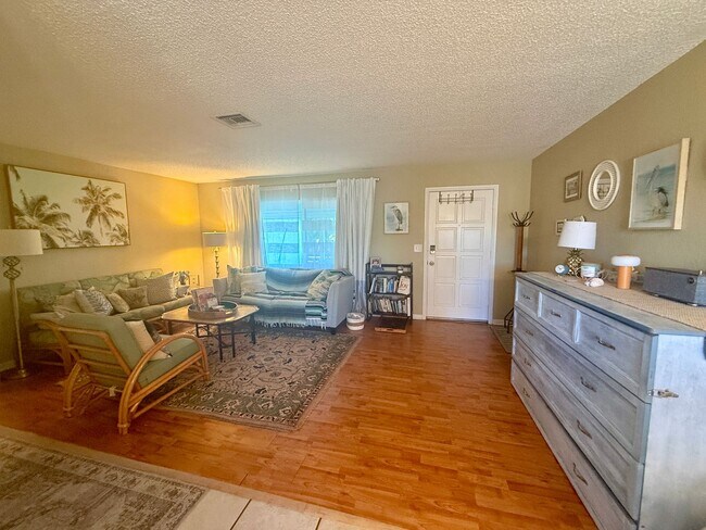 Building Photo - 5840 Tanglewood Dr NE