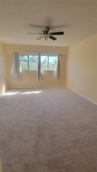 Building Photo - 901 SW 141st Ave