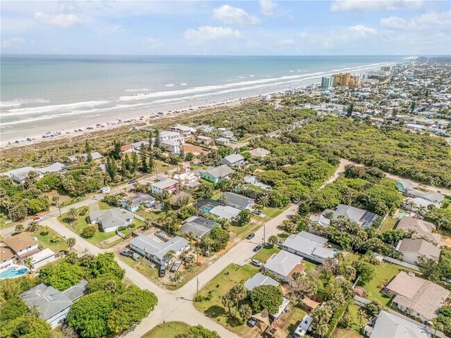 Building Photo - 1219 Beacon St