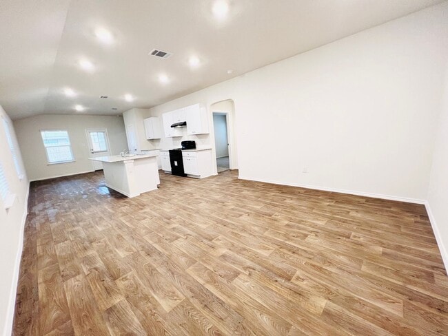 Building Photo - Modern 1-Story Home with Open Floor Plan & Spacious Backyard