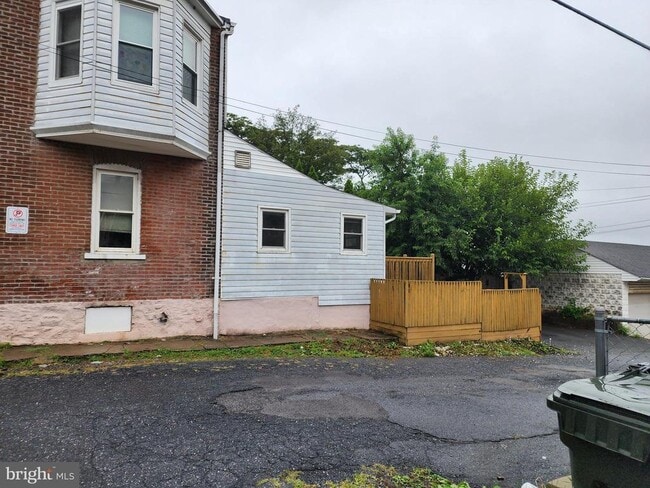 Building Photo - 253 E Ettwein St