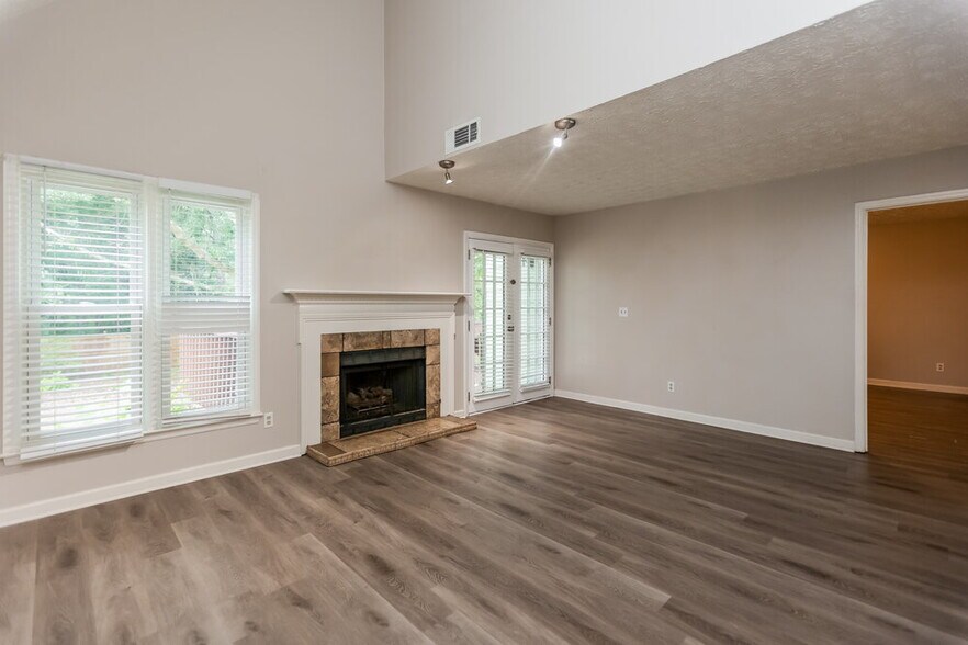 Building Photo - 4805 Shallow Farm Dr NE