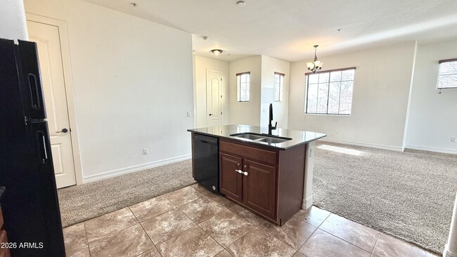 Building Photo - 1456 E 9th St