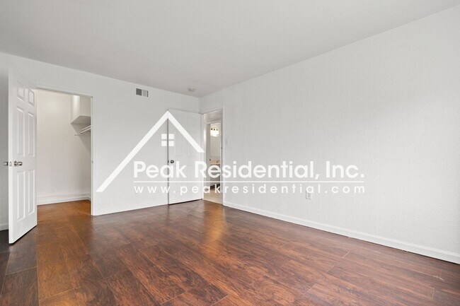 Building Photo - Croetto10540