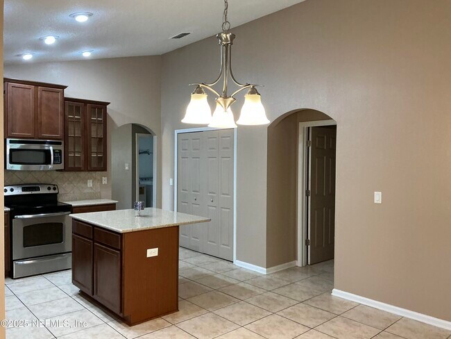 Building Photo - 13684 Chipperfield Ln