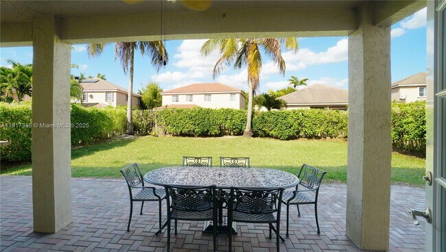 Building Photo - 1546 Sandpiper Cir