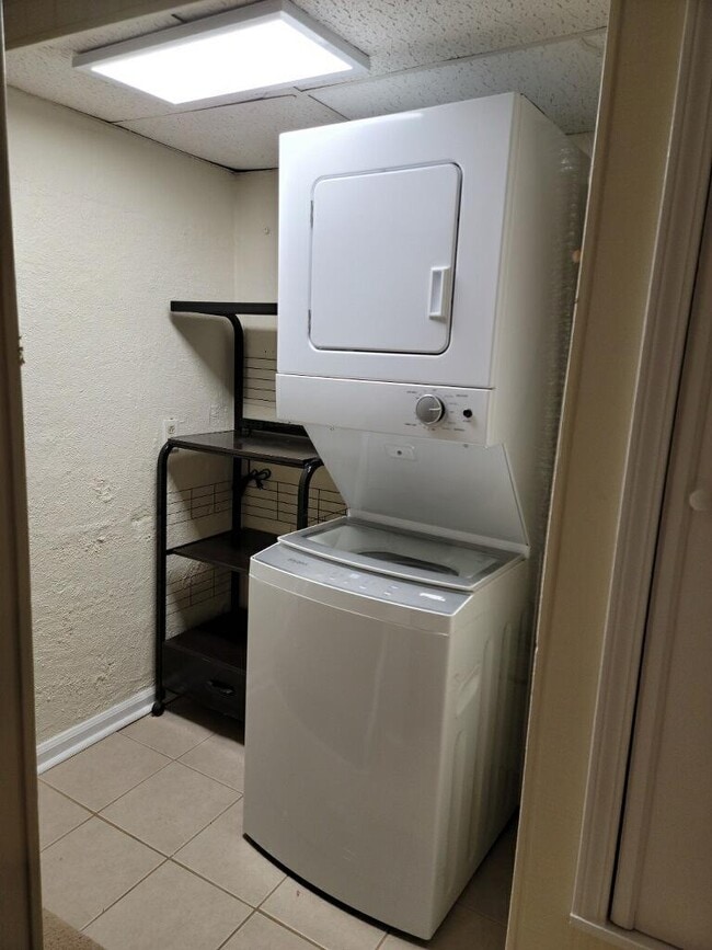 New Stack Laundry - 123 Eaglewood Way