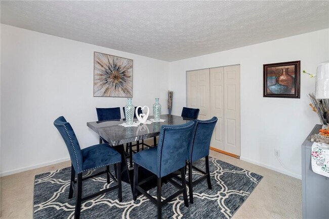 Building Photo - 6675 Princeton Park Ct