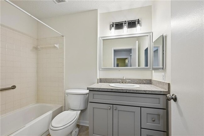 Building Photo - 103 Candy Cir
