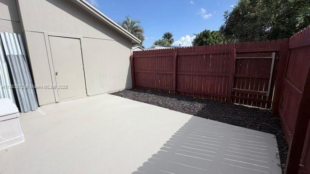 Building Photo - 811 Sandtree Dr