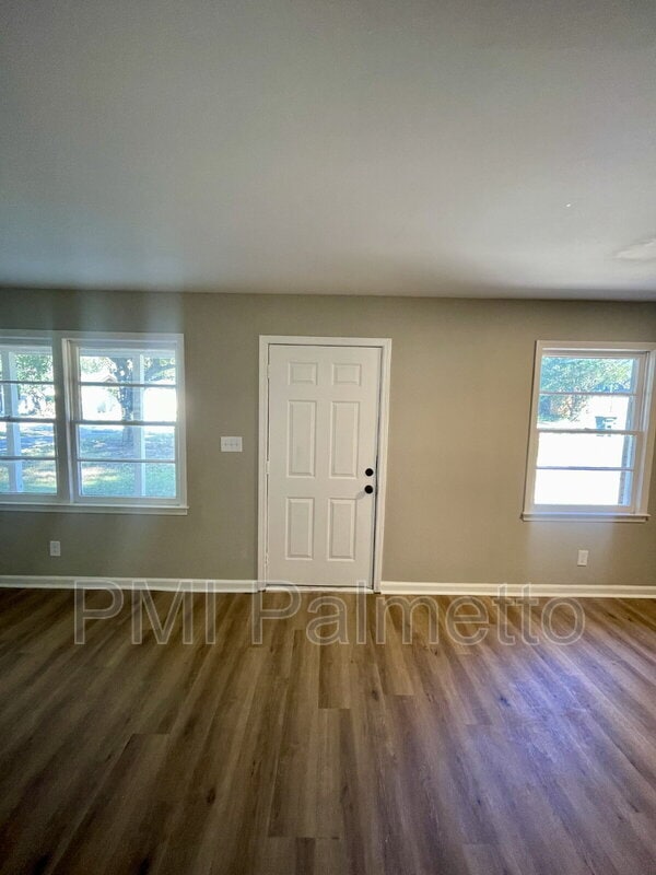 Building Photo - 3730 Hickory St