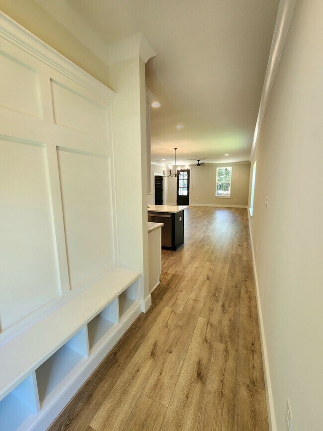 Building Photo - Stunning new executive home in Gulf Shores!