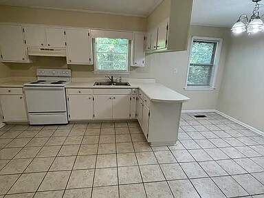 Dining Area - 404 Ingram Ave W