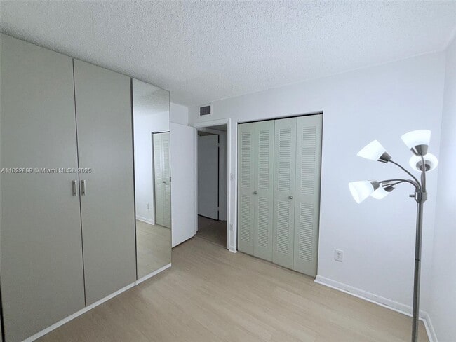 Building Photo - 9352 S Belfort Cir