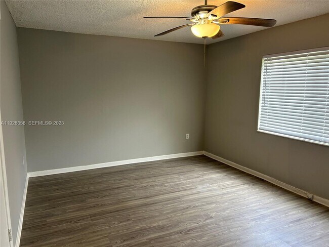 Building Photo - 335 SW 20th St