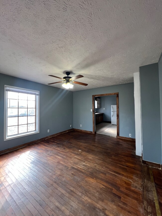 Building Photo - 525 Carey St