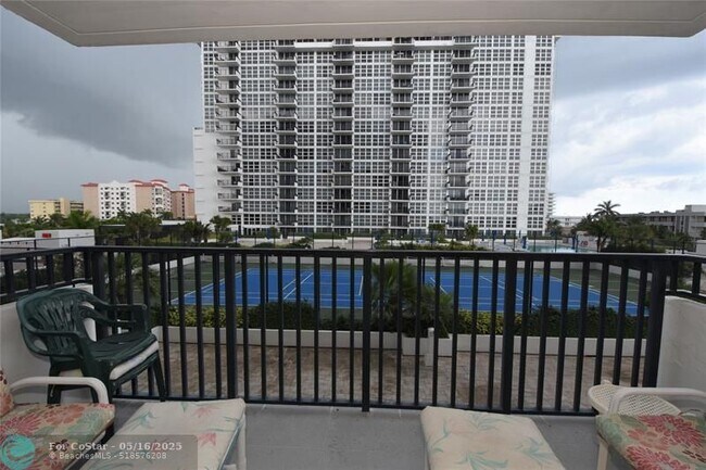 Building Photo - 525 N Ocean Blvd