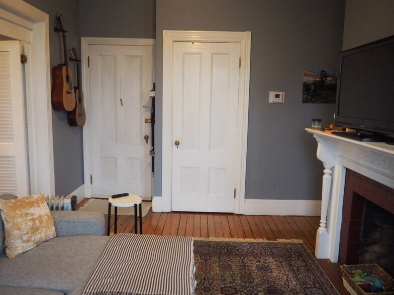 Building Photo - 5 Hillside Ave