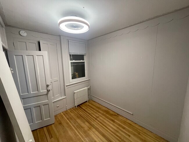 Building Photo - 539 Hamilton St