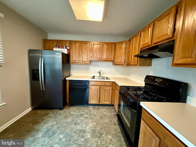 Building Photo - 2206 Brookhaven Dr