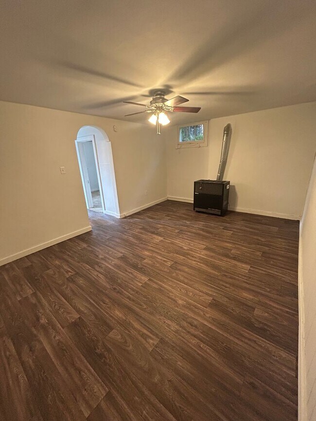 Building Photo - 441 N Center St