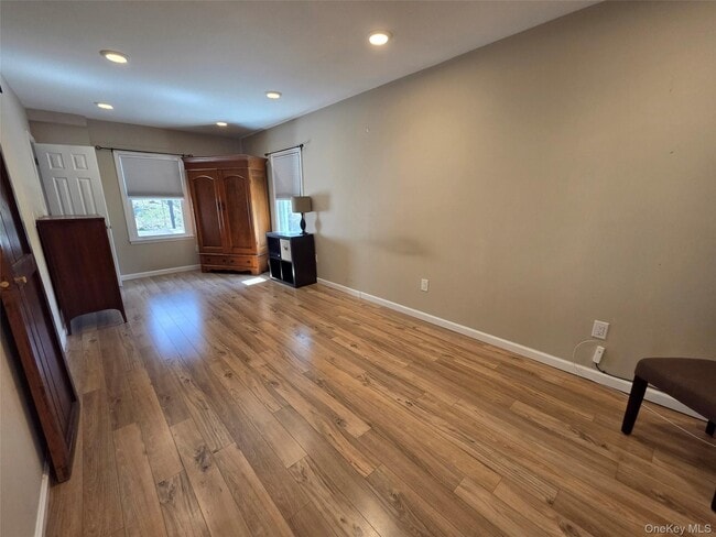 Building Photo - 36 Julie Ln