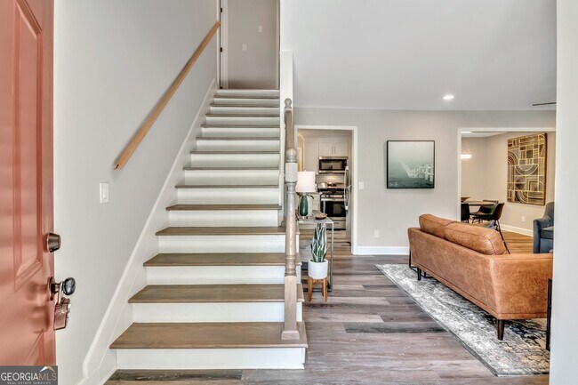 Building Photo - 2145 Lindley Ln