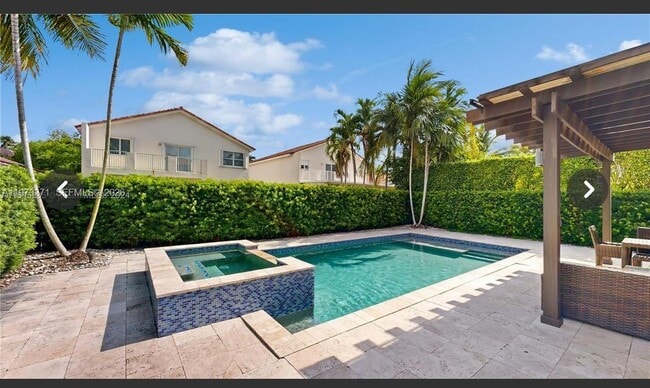 Building Photo - 10942 NW 59th St