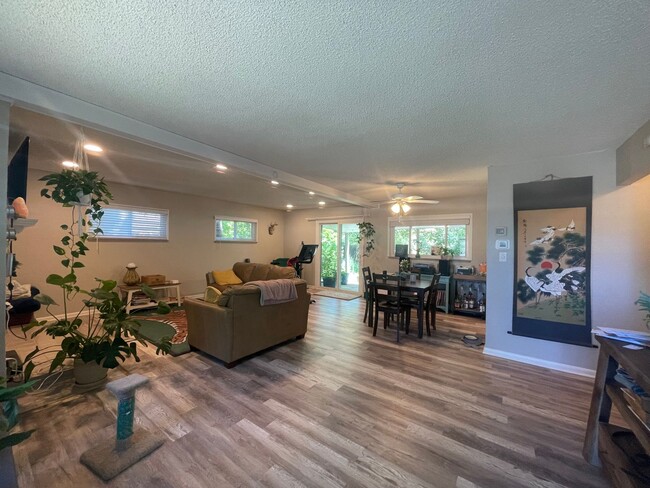 Building Photo - $0 DEPOSIT OPTION. CHARMING 3-BEDROOM HOME WITH LARGE YARD AND EASY ACCESS TO I-25 AND I-225