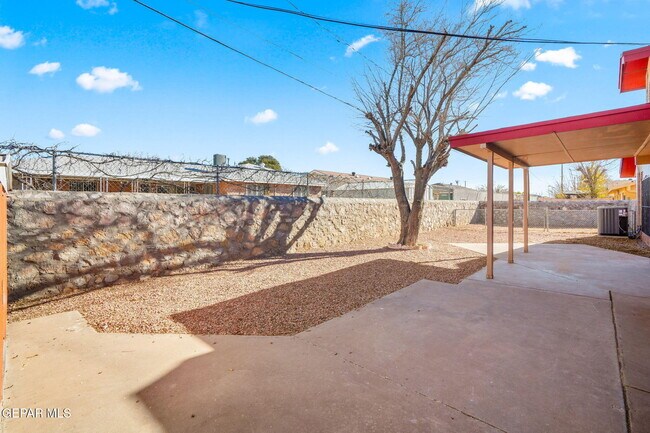 Building Photo - 5313 Bastille Ave