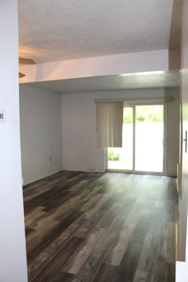 Building Photo - Adorable 2 Bedroom Townhome in Baldwin