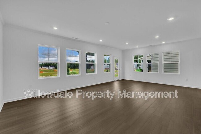 Building Photo - 749 Swim Cave Ln