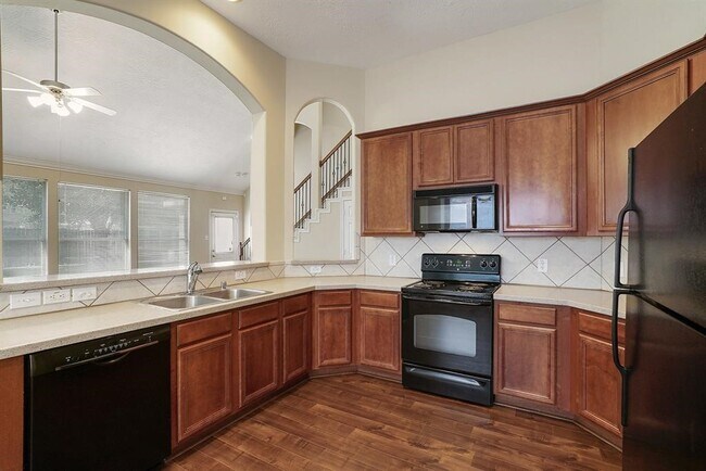 Building Photo - 7211 Emerald Run Ln
