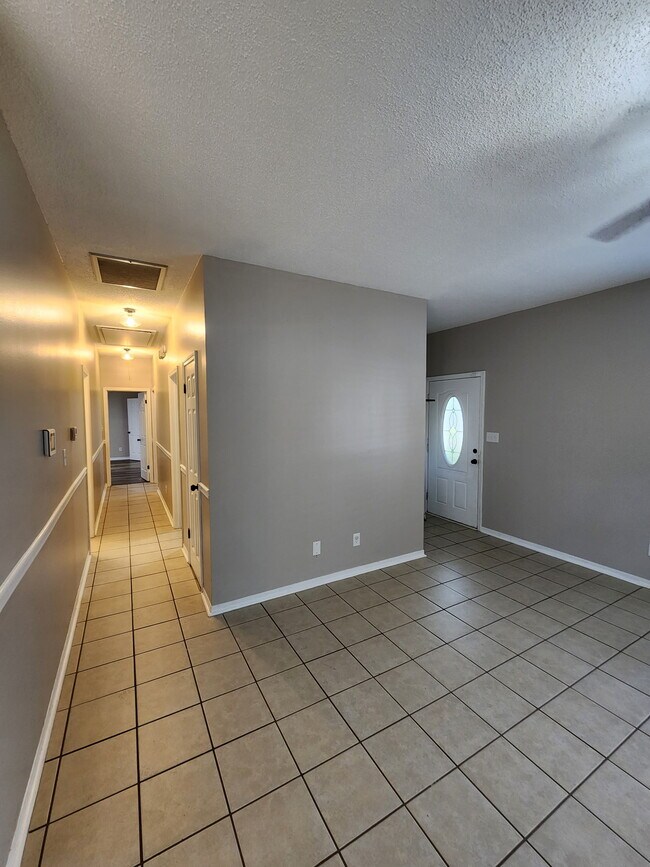 Building Photo - 100 Dunbar Loop