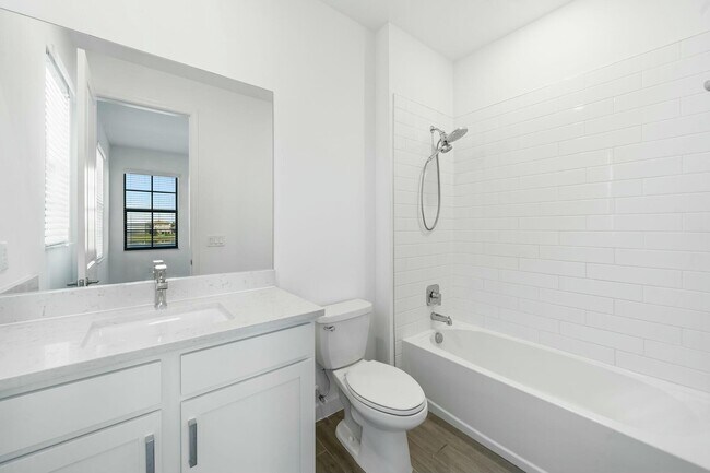 Building Photo - 601 SE Fascino Cir