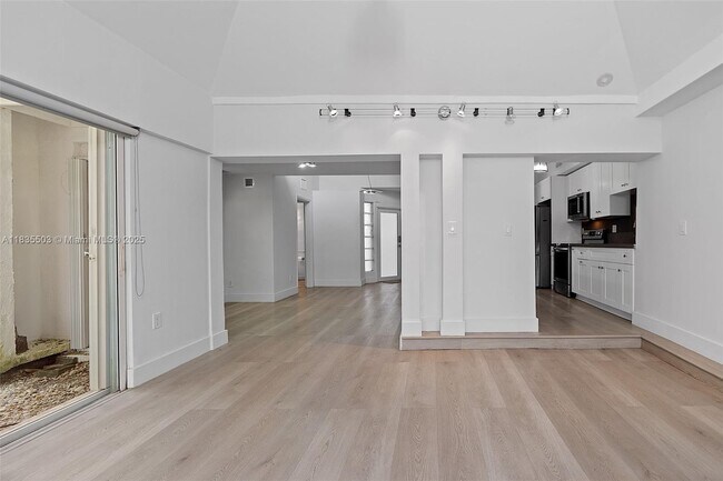 Building Photo - 5845 SW 88th St