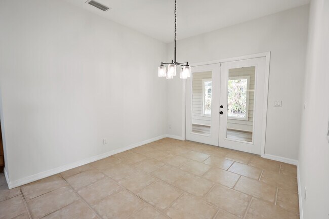 Building Photo - 410 Arrowhead Trail