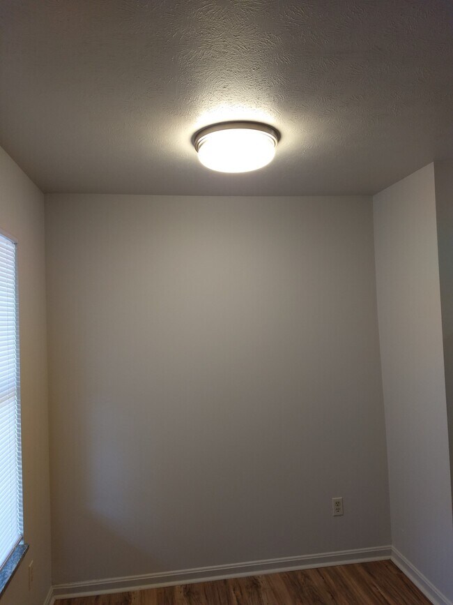 Building Photo - 4801 Saddlebrook Ln